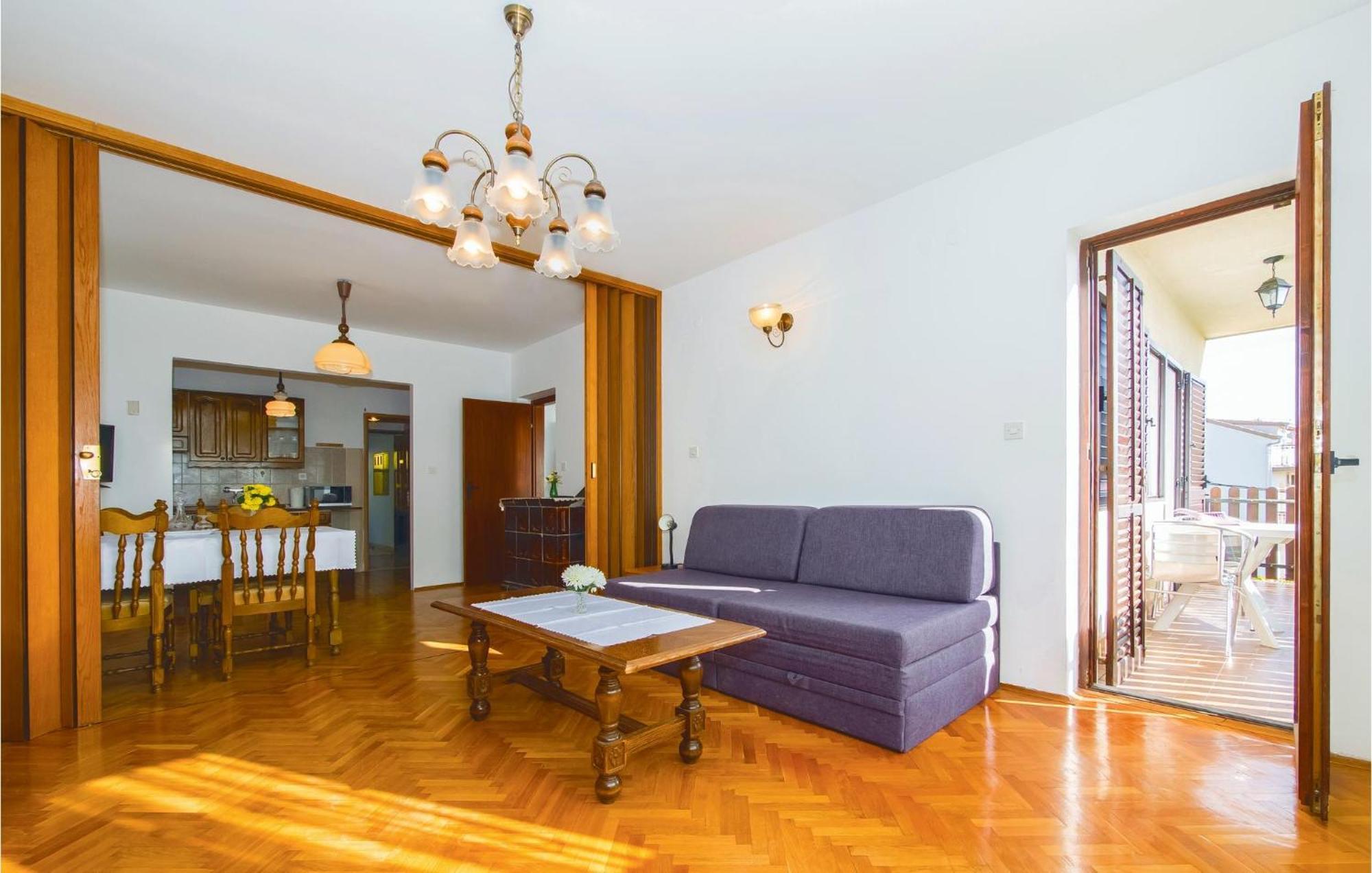 Lovely Apartment In Podstrana With Kitchen Екстериор снимка