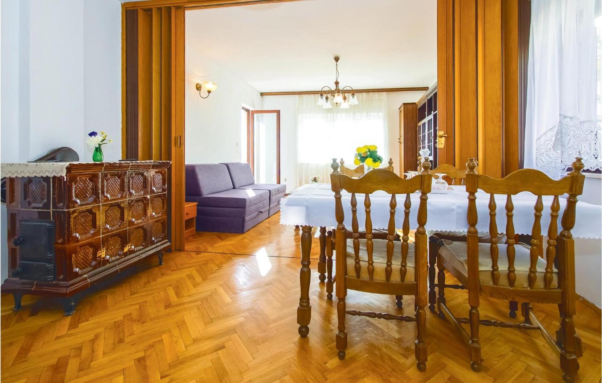 Lovely Apartment In Podstrana With Kitchen Екстериор снимка